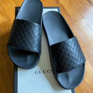 *Gucci* Authentic Microguccissima Unisex Slides black